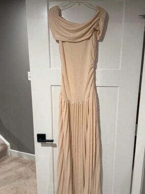 x anja dujaković fio maxi dress in chocolate brown REVOLVE | Dresses | Lovers And Friends Dujakovi crochet clothing Cream Asymmetric Button Down Metal:14k white gold
